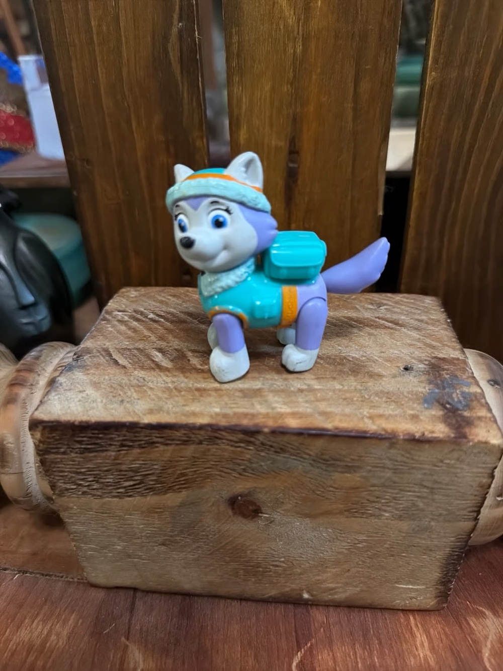 Paw Patrol Pup Everest 2” Figure Winter Snow Husky Dog Plastic Toy